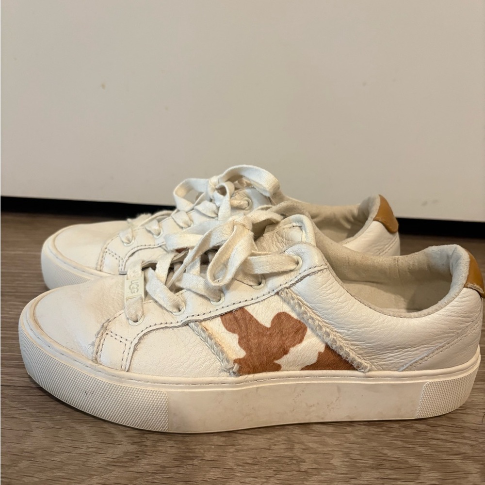 UGG DINALE COW PRINT Sneakers - Picture 2 of 5